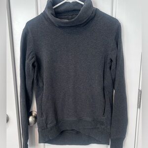 Lululemon Women’s Size 4 Gray Pullover